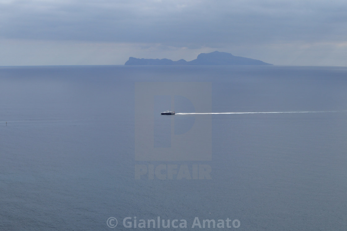 "Napoli - Traghetto verso il porto di Napoli dal Parco Virgiliano" stock image