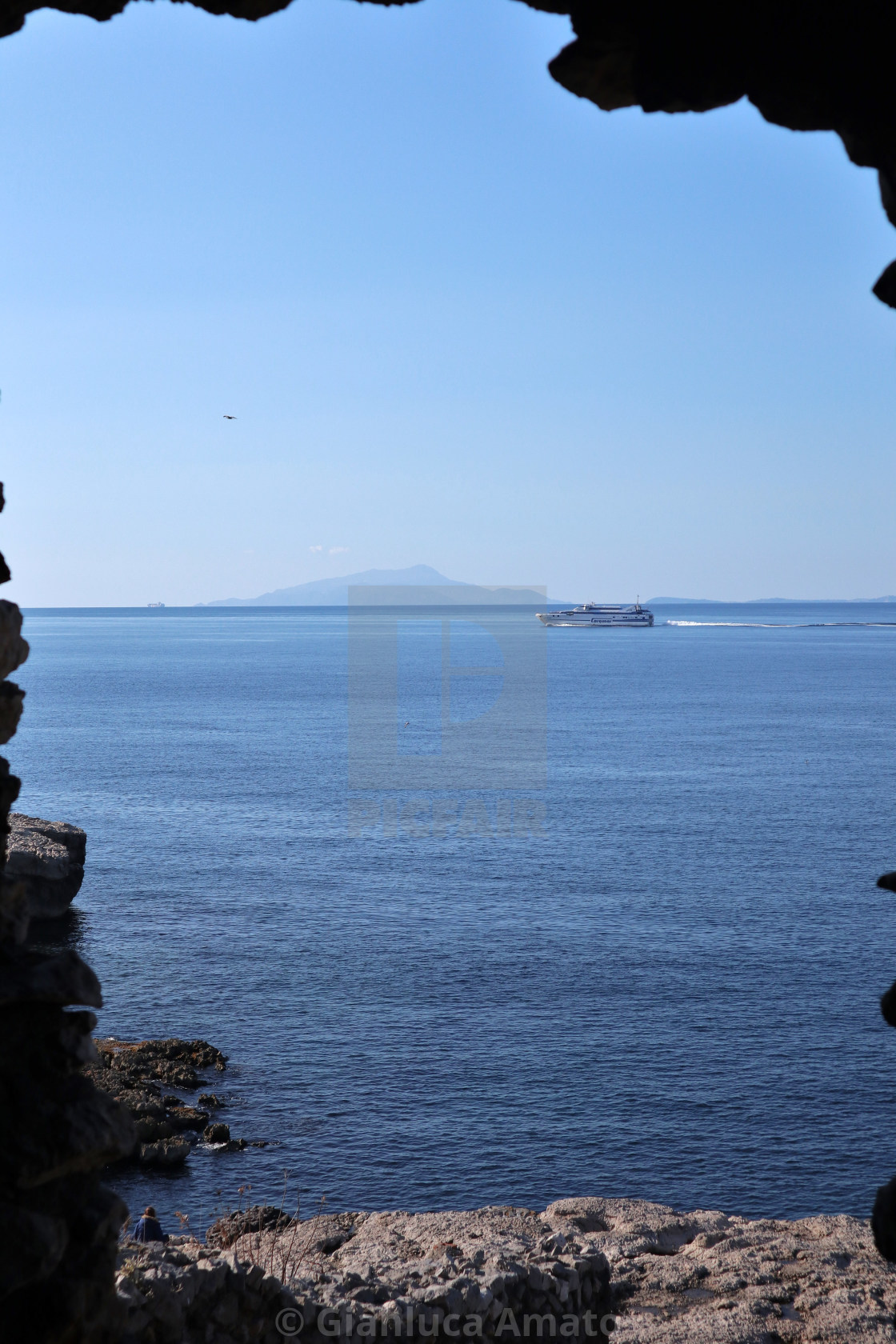 "Sorrento - Traghetto dai Bagni della Regina Giovanna" stock image