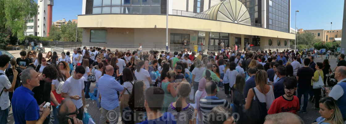 "Panoramica di studenti al Politecnico di Bari" stock image