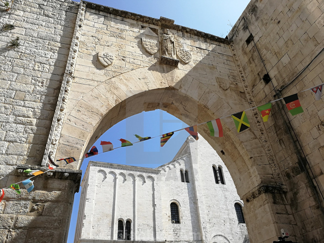 "Bari - Arco di San Nicola dal vicolo" stock image