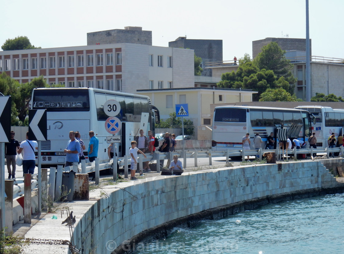 "Bari - Autobus al Molo San Vito" stock image