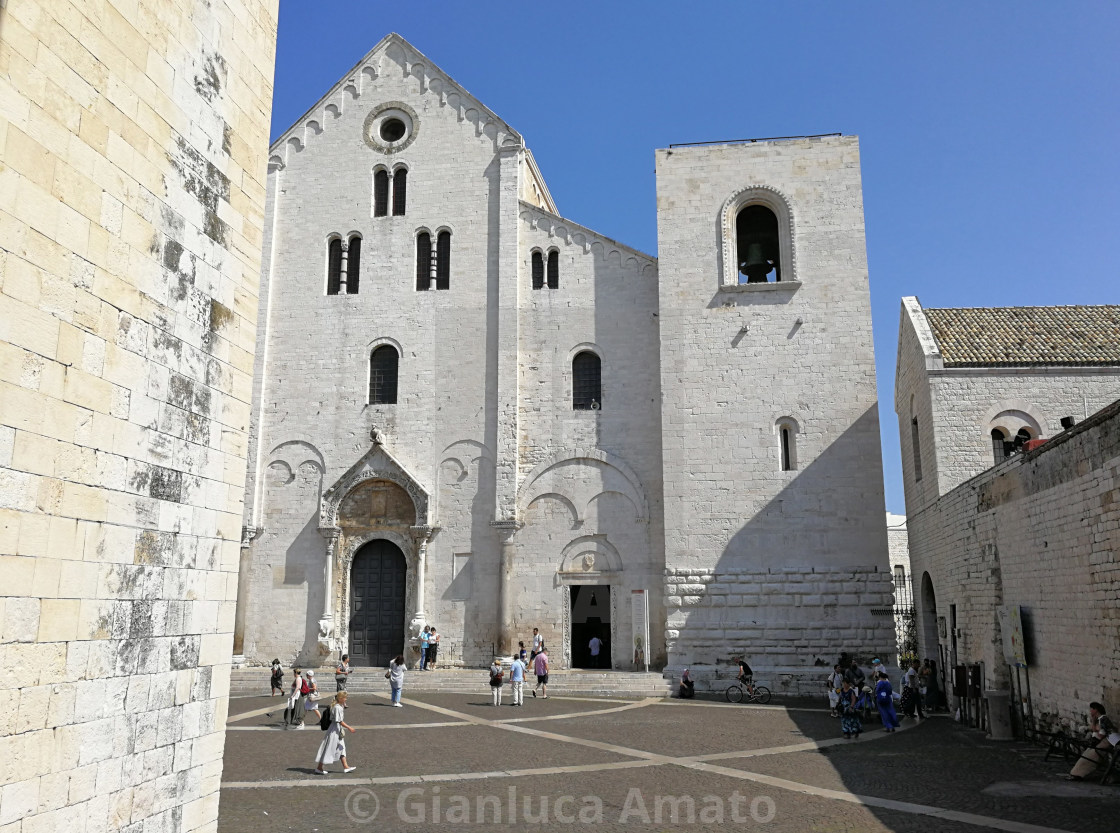 "Bari - Basilica di San Nicola dal vicolo" stock image