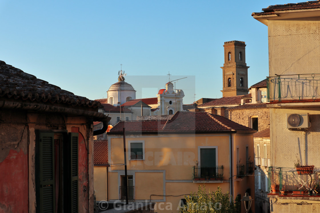 "Caiazzo - Scorcio della cattedrale dai vicoli" stock image