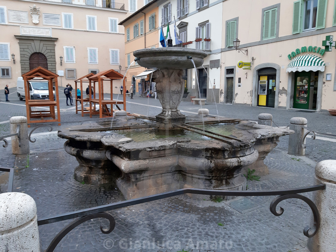 "Castel Gandolfo – Fontana del Bernini a Piazza della Libertà" stock image