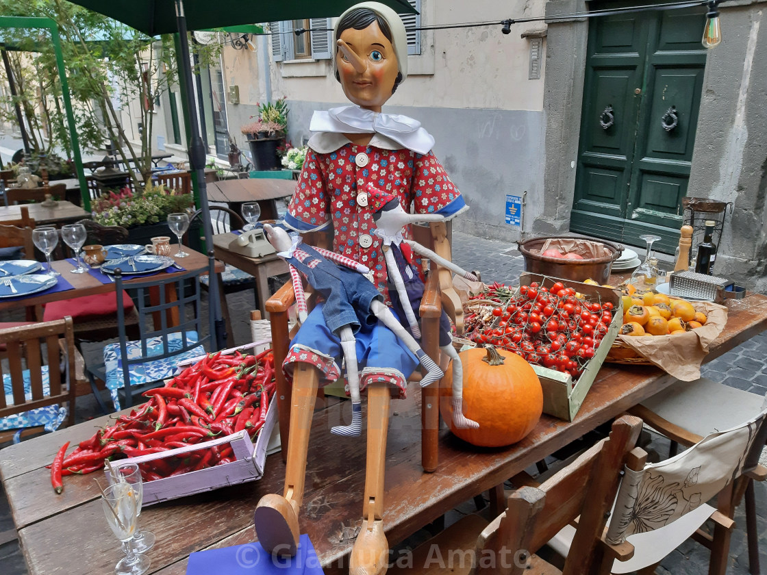 "Castel Gandolfo – Pinocchio sulla tavola imbandita" stock image