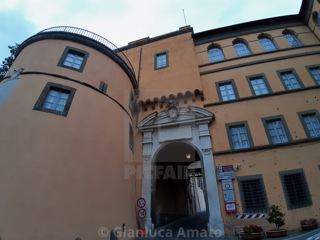 "Castel Gandolfo – Porta di accesso al borgo" stock image