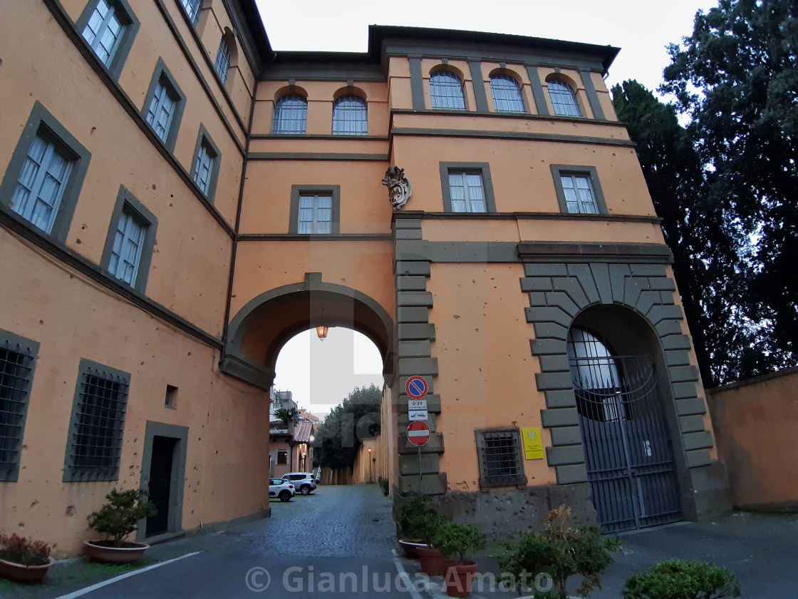 "Castel Gandolfo – Porta di uscita dal borgo" stock image