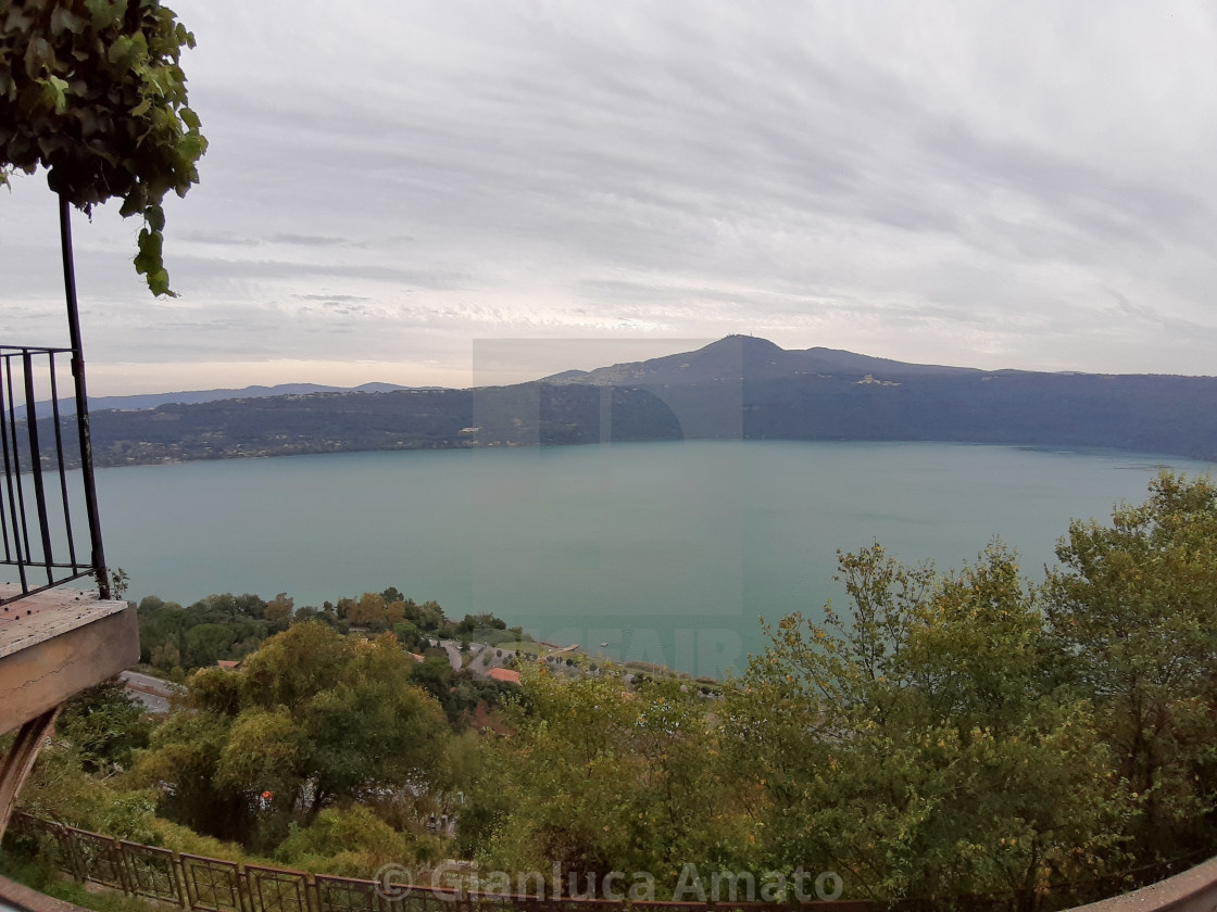 "Castel Gandolfo – Scorcio panoramico del lago" stock image