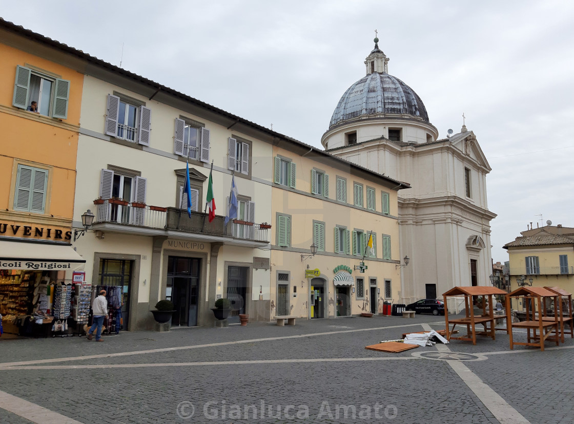 "Castel Gandolfo – Scorcio di Piazza della Libertà" stock image