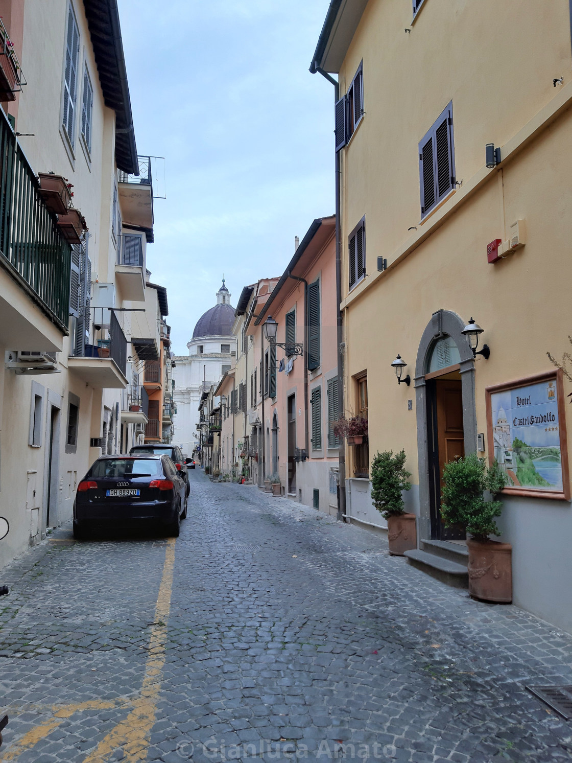 "Castel Gandolfo – Vicolo del centro storico" stock image