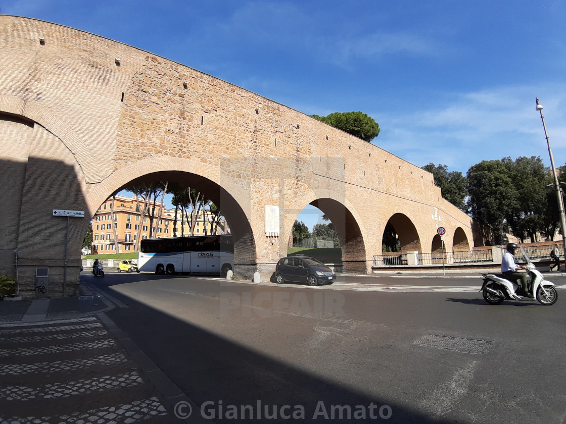 "Roma - Muro del Passetto di Borgo in Piazza Pia" stock image