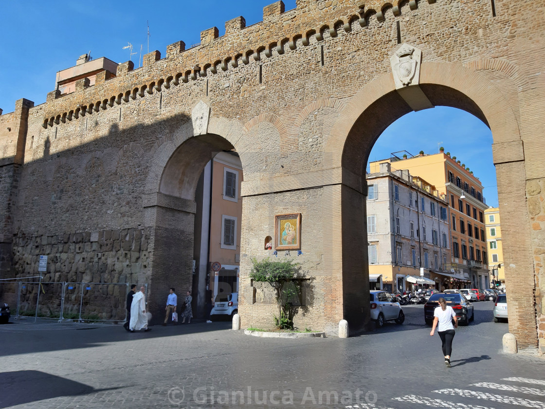 "Roma - Porte del Passetto di Via di Porta Castello" stock image