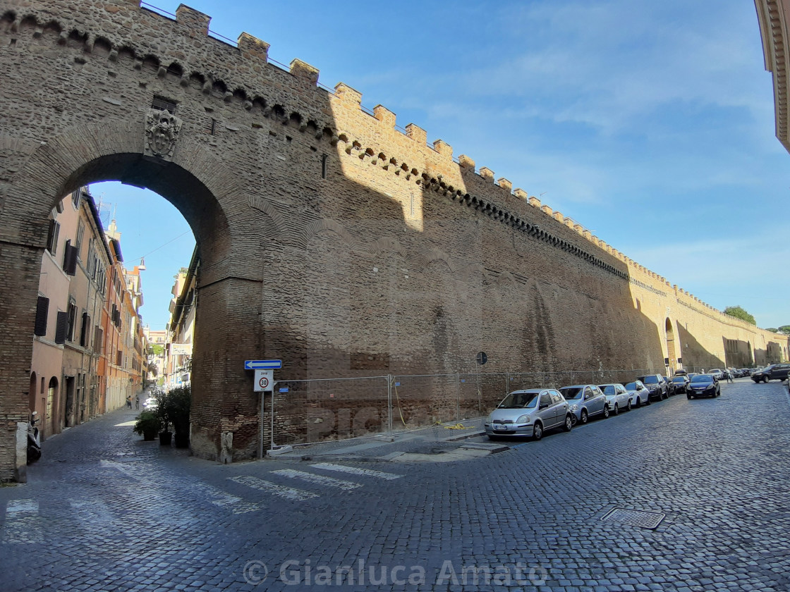 "Roma - Scorcio del Passetto di Borgo su Vicolo della Palline" stock image