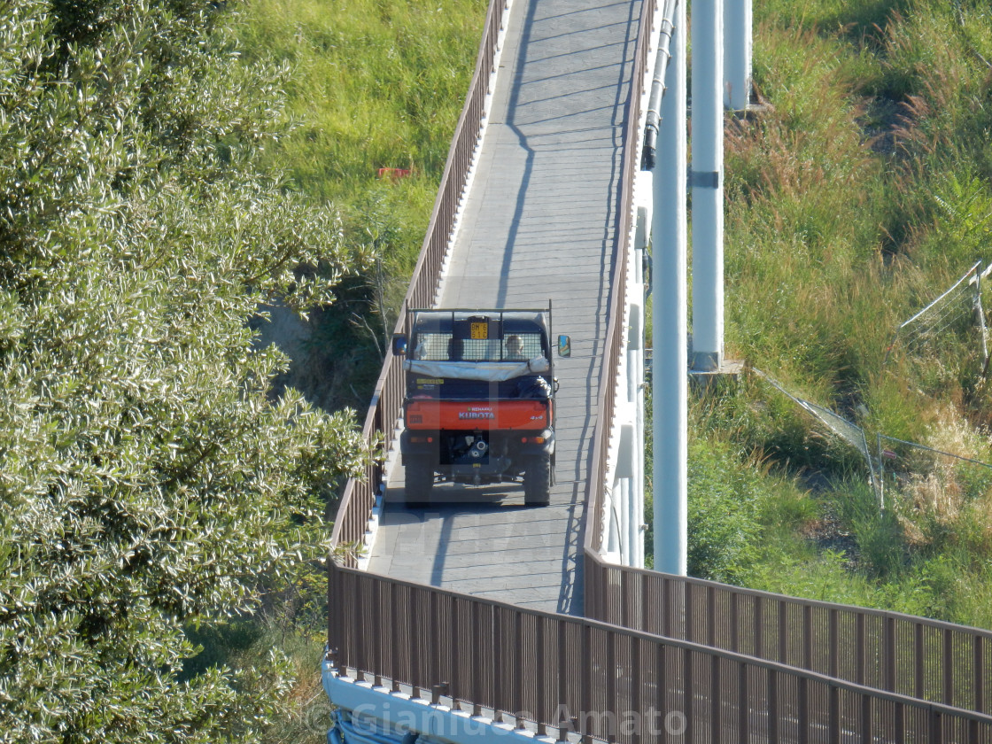 "Civita di Bagnoregio - Automezzo di servizio sul ponte" stock image