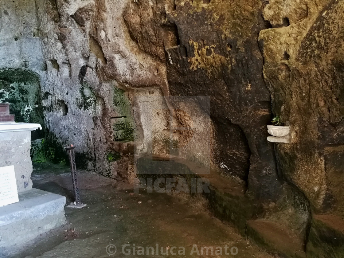 "Civita di Bagnoregio - Interno della Cappella della Madonna del Carcere" stock image