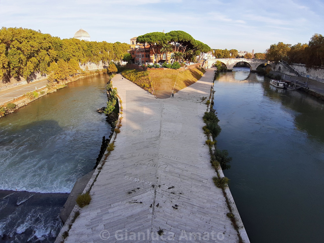 "Roma - Isola Tiberina dal Ponte Garibaldi" stock image