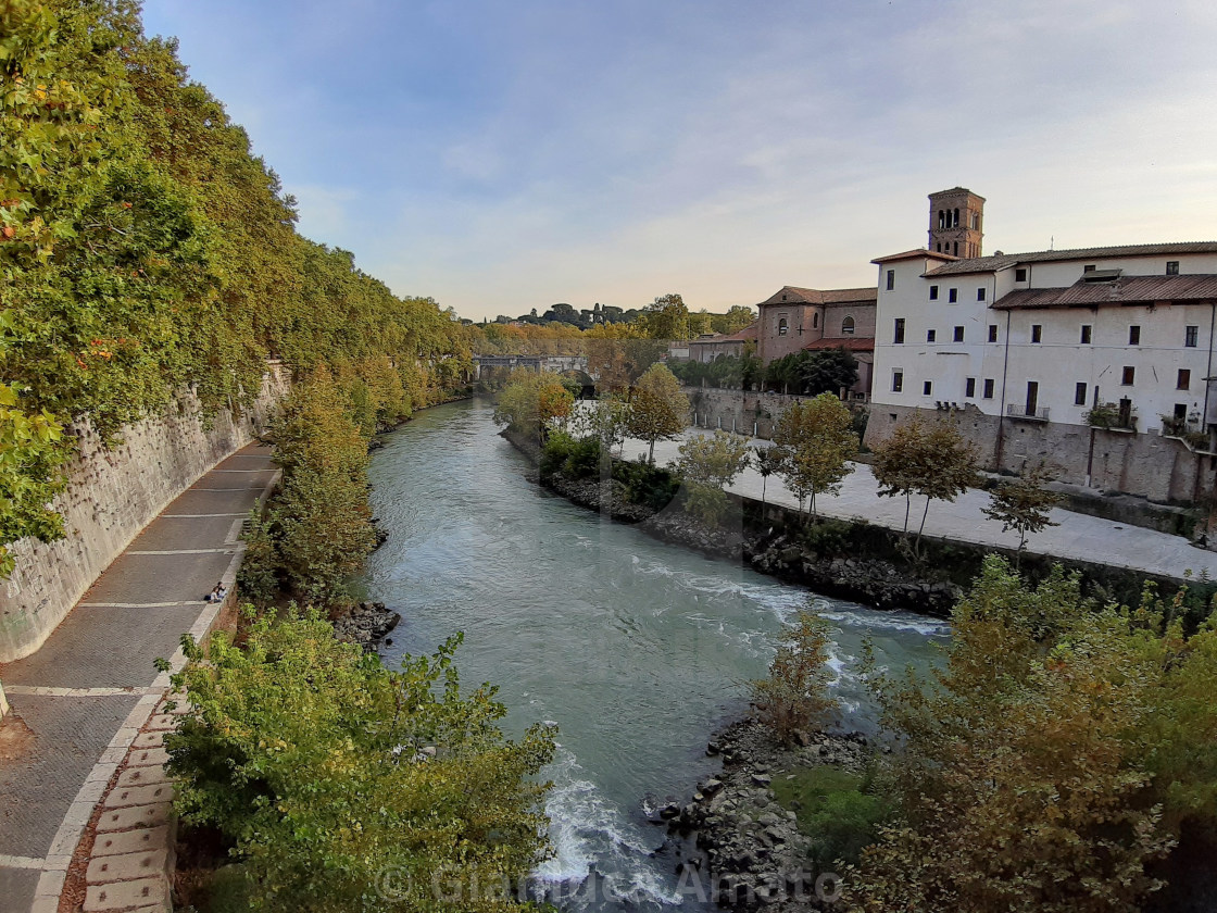 "Roma - Isola Tiberina da Ponte Fabricio" stock image