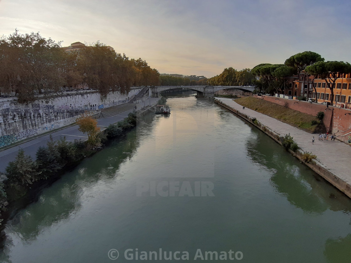 "Roma - Ponte Garibaldi da Ponte Cestio" stock image