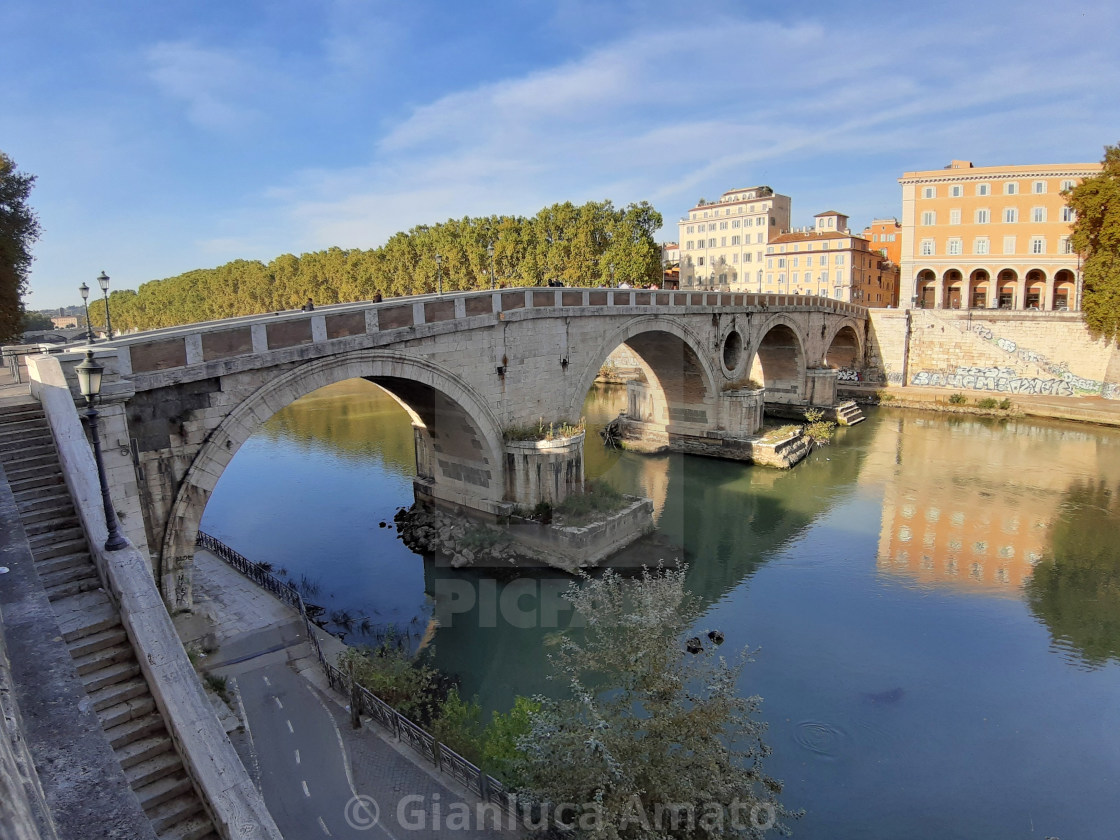 "Roma - Ponte Sisto dal Lungotevere Raffaello Sanzio" stock image