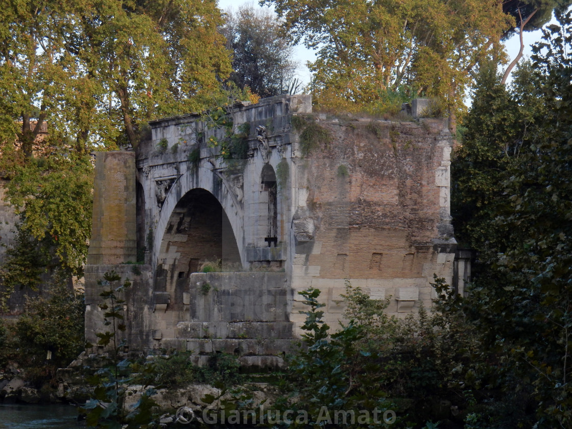 "Roma - Ruderi di Ponte Emilio" stock image