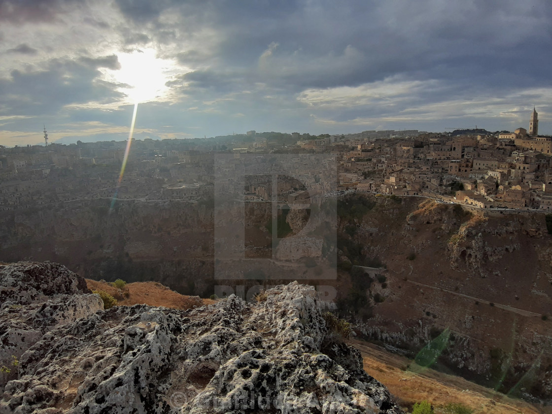 "Matera - Panorama da Murgia Timone in controluce" stock image