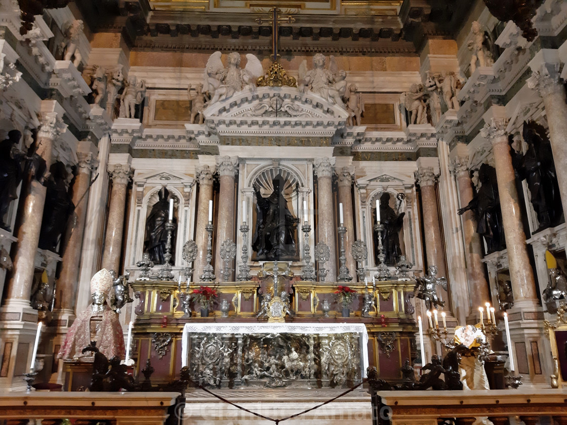 "Napoli - Altare maggiore della Cappella del Tesoro di San Gennaro" stock image