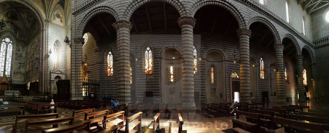 "Orvieto - Panoramica della navata del Duomo" stock image