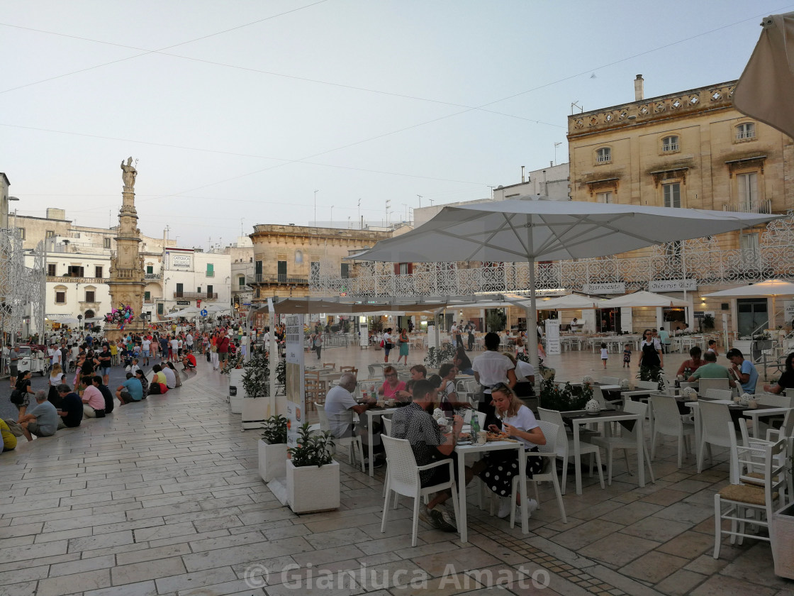 "Ostuni - Pizzeria in Piazza della Libertà" stock image