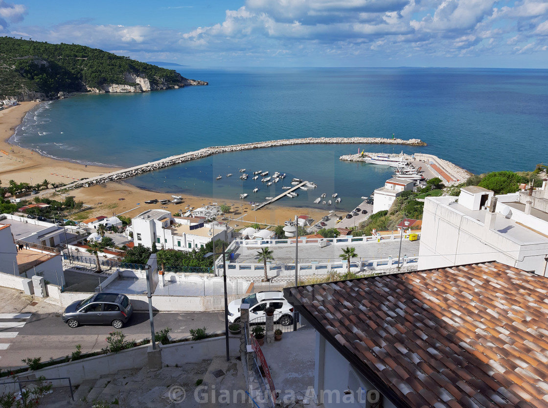 "Peschici - Panorama della baia dal centro storico" stock image