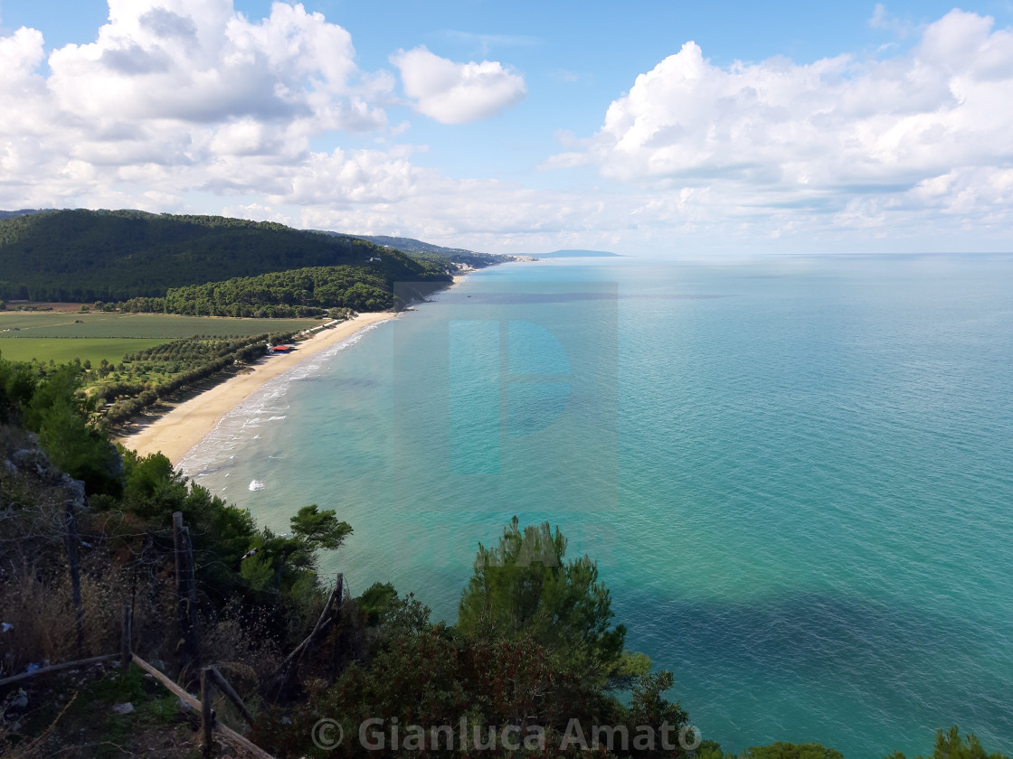 "Peschici - Spiaggia di Calenelle dalla litoranea" stock image