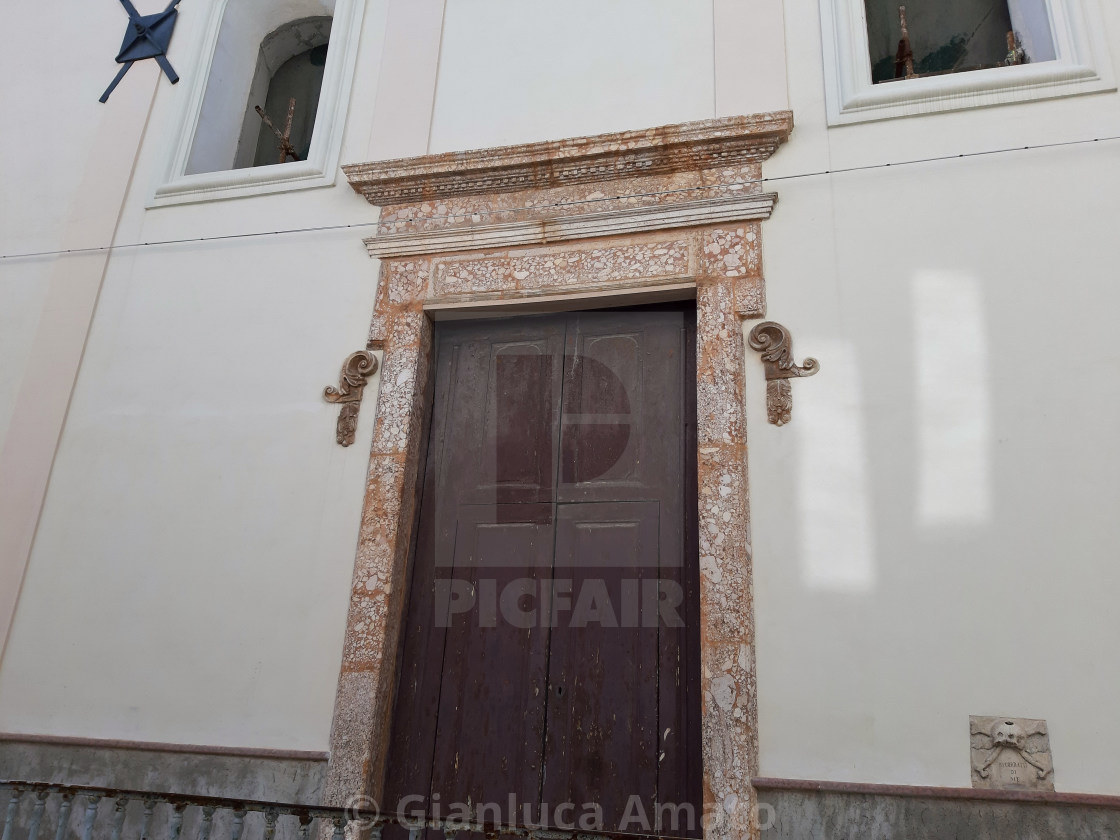 "Rodi Garganico - Entrata della Chiesa del Crocifisso" stock image