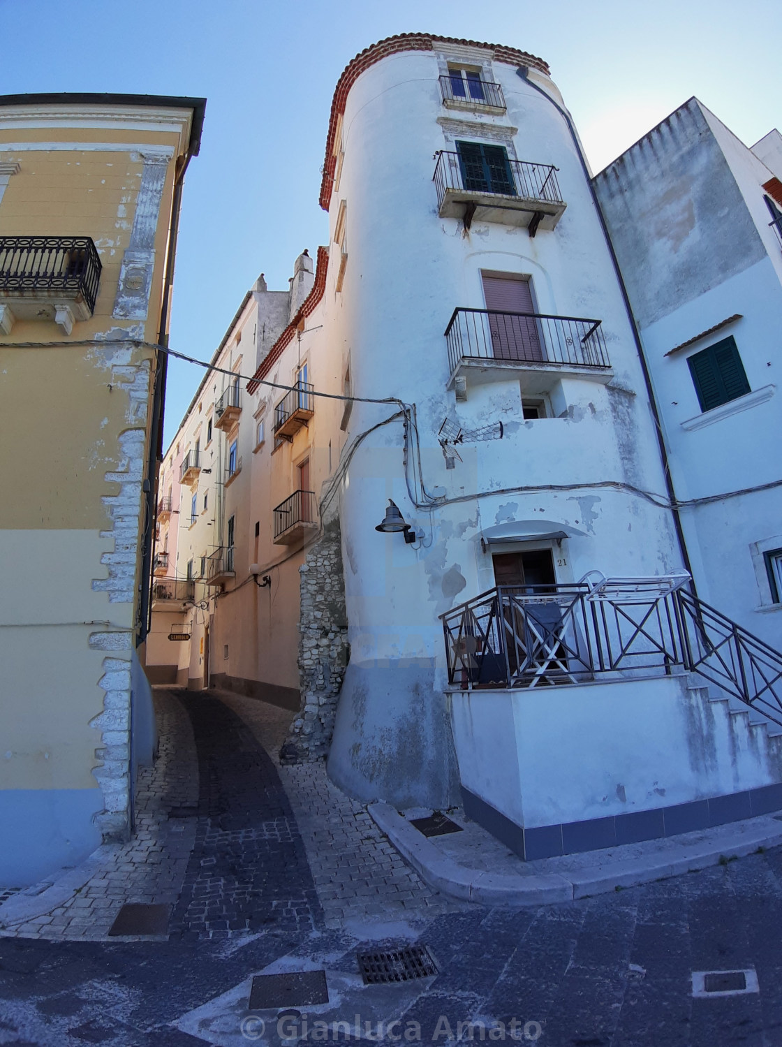 "Rodi Garganico - Vicolo di accesso al borgo" stock image