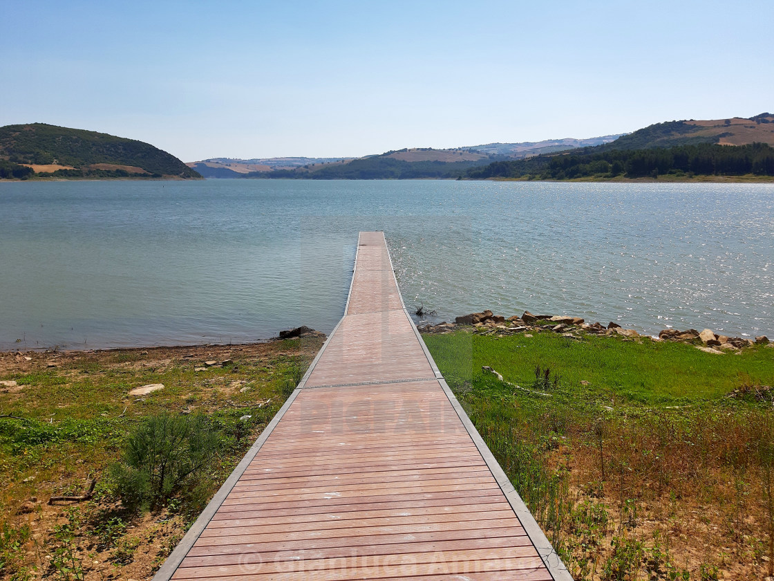 "Guardialfiera – Pontile al Lago del Liscione" stock image