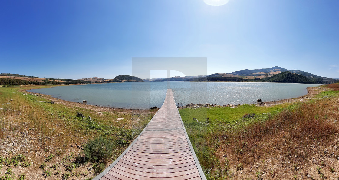 "Panoramica dal pontile del Lago del Liscione" stock image