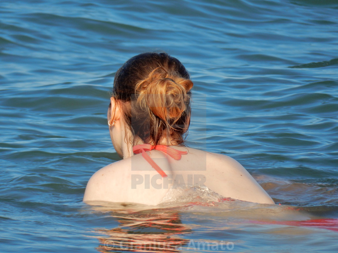 "San Salvo Marina - Ragazza bionda in acqua" stock image