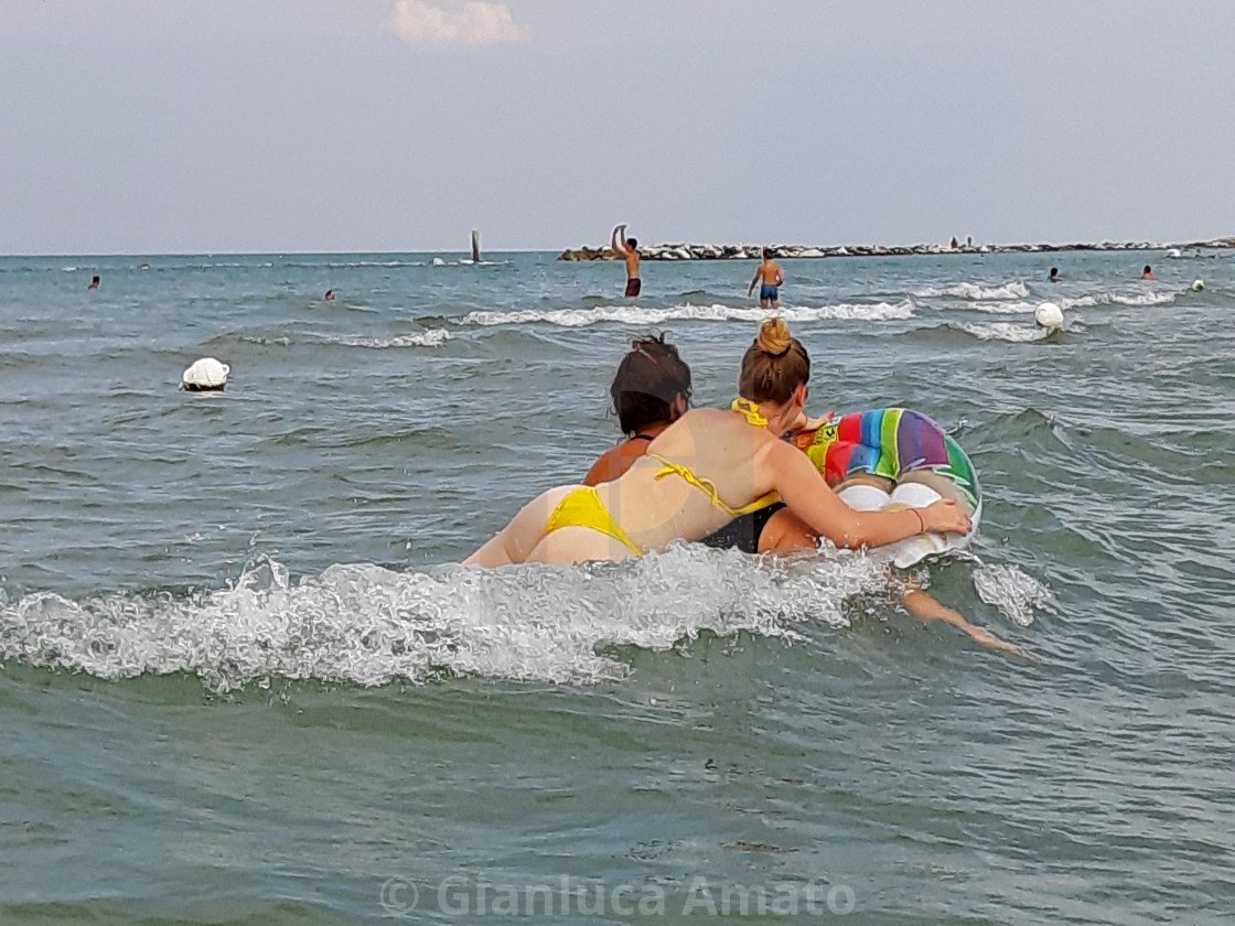 "Ragazze sul materassino" stock image