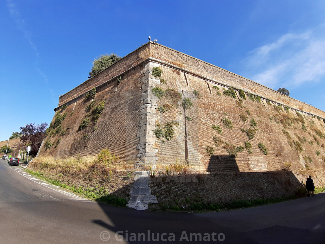 "Roma - Spigolo delle mura vaticane" stock image