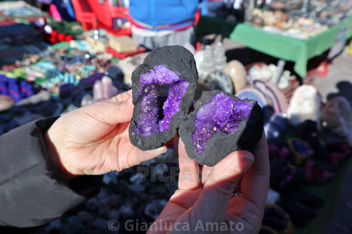 "Vesuvio – Pietra vulcanica alla bancarella di souvenirs" stock image