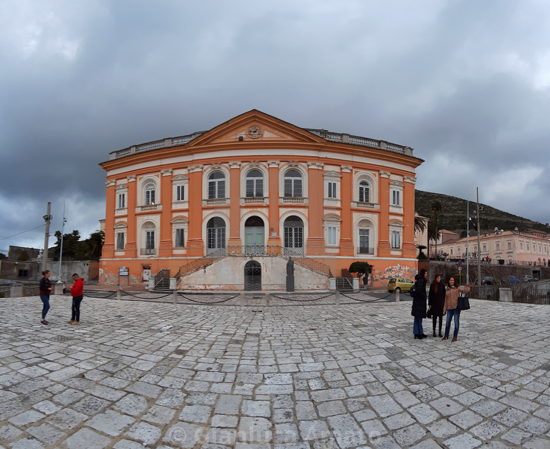 "San Leucio - Turisti al Palazzo del Belvedere" stock image