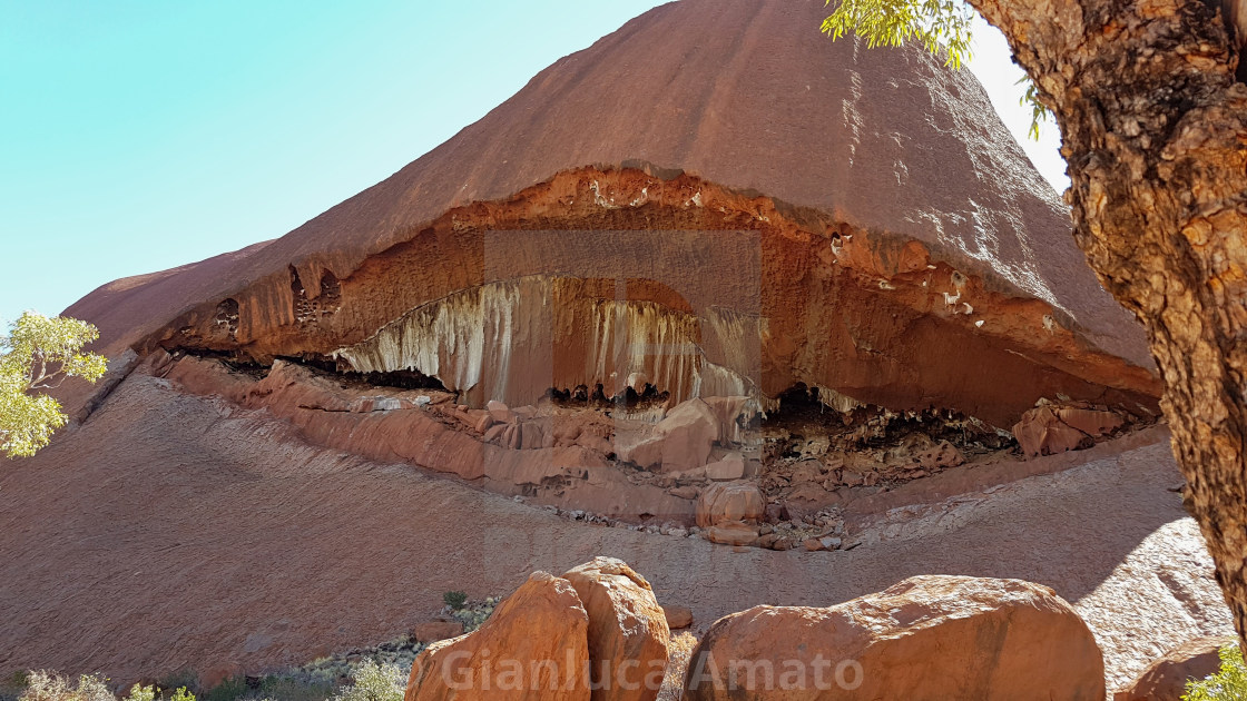 "Australia - Fenditura rocciosa di Uluru" stock image