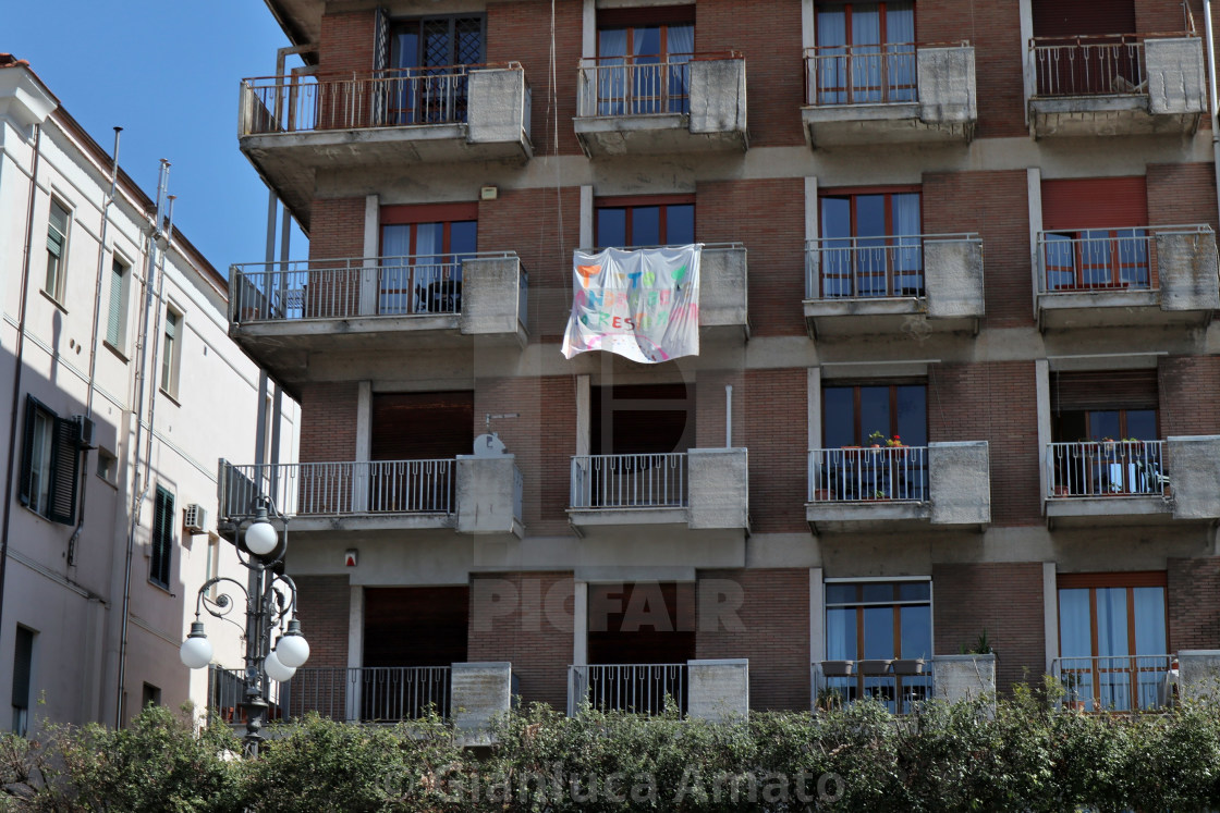 "Benevento - Lenzuolo di speranza al balcone" stock image