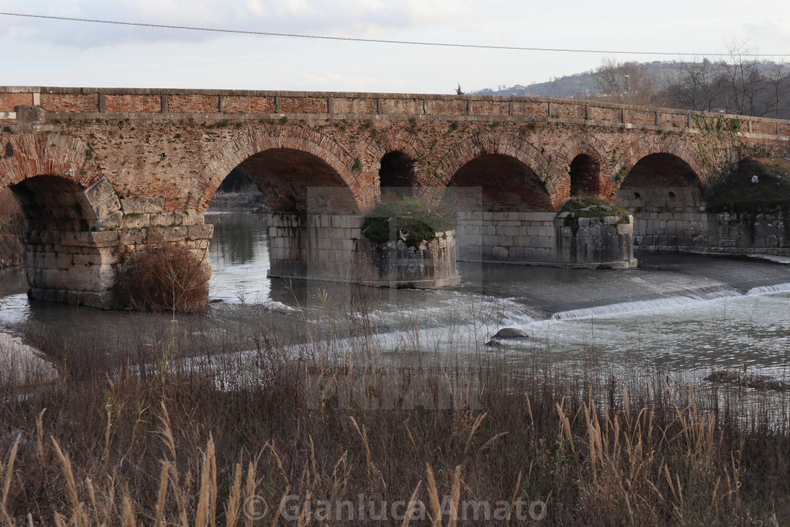 "Benevento - Il Ponte Leproso sul Fiume Sabato" stock image