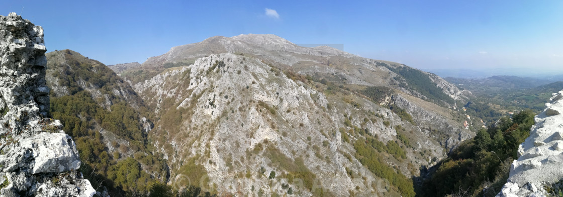 "Roccamandolfi - Panoramica dal castello" stock image