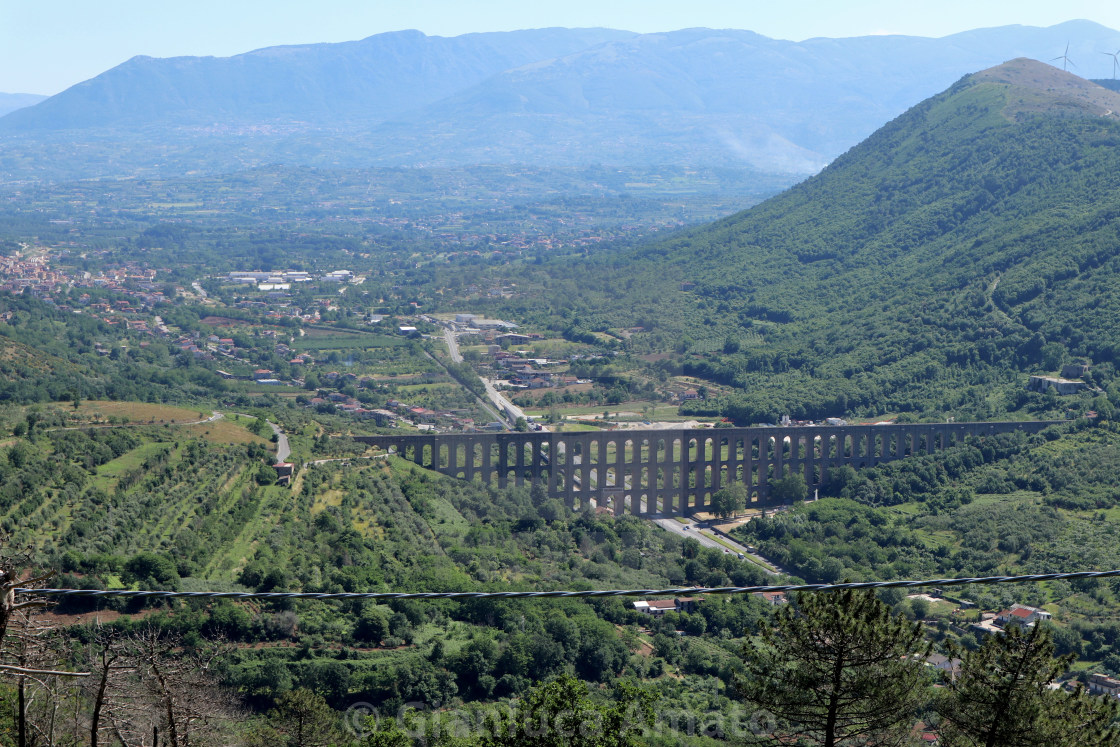 "Maddaloni - Acquedotto Carolino dal Santuario di San Michele e Santa Madia..." stock image