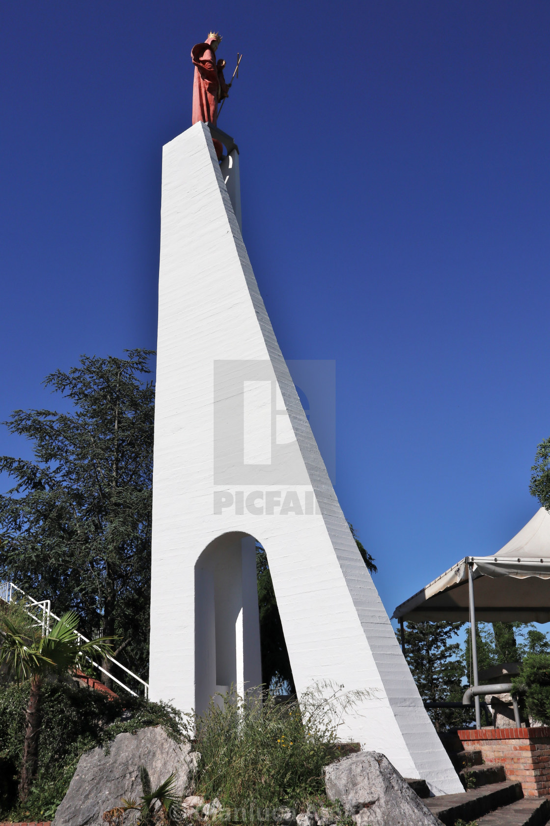 "Maddaloni - Campanile moderno del Santuario di San Michele" stock image