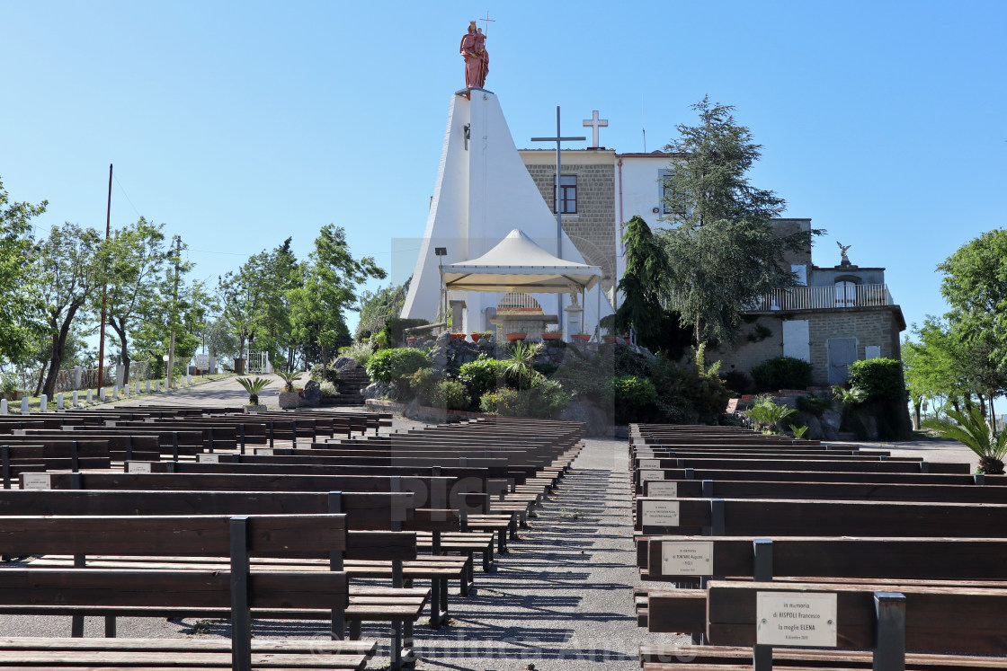 "Maddaloni - Panche all'aperto del Santuario di San Michele" stock image