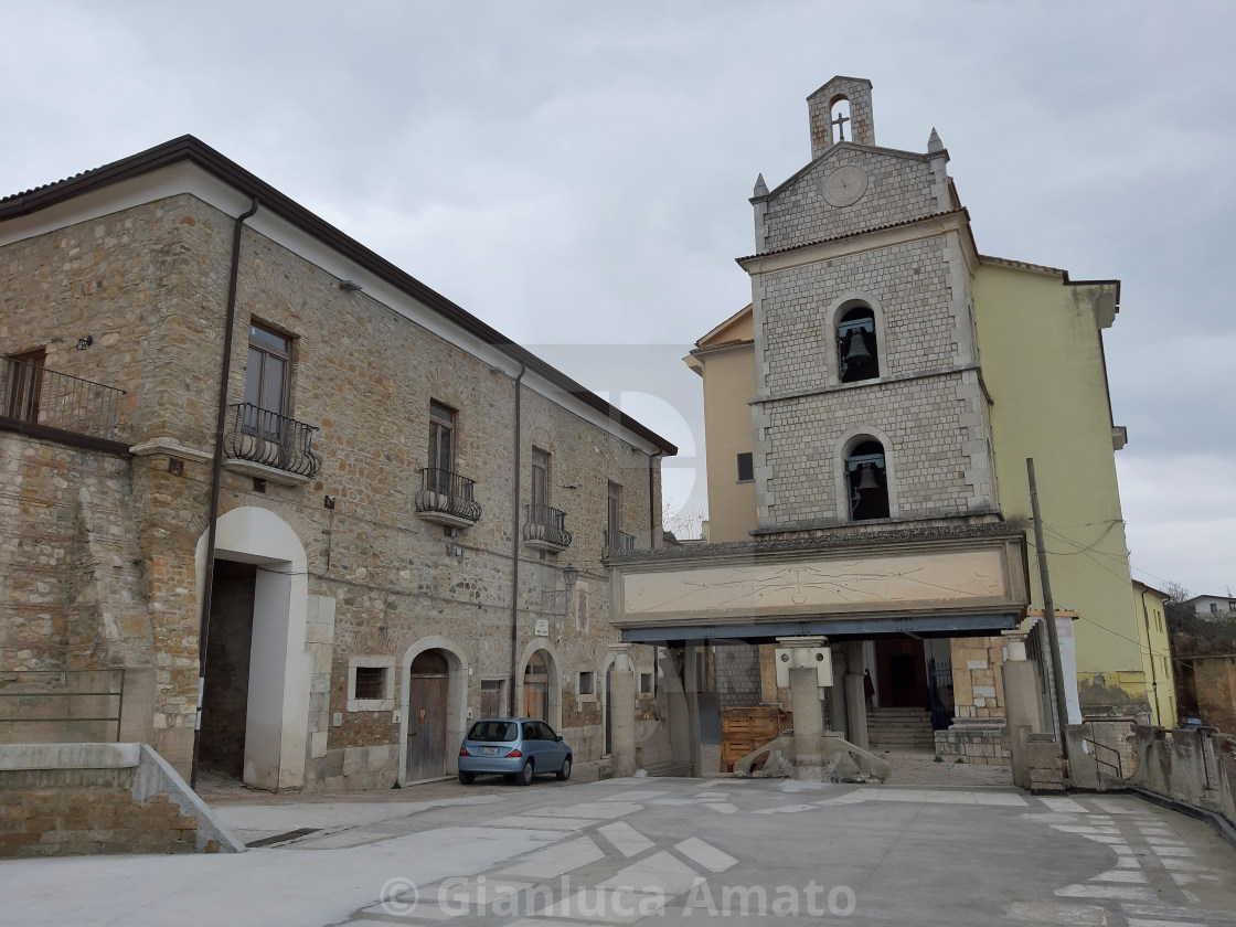 "Paduli - Chiesa di San Bartolomeo Apostolo in Piazza degli Eroi" stock image