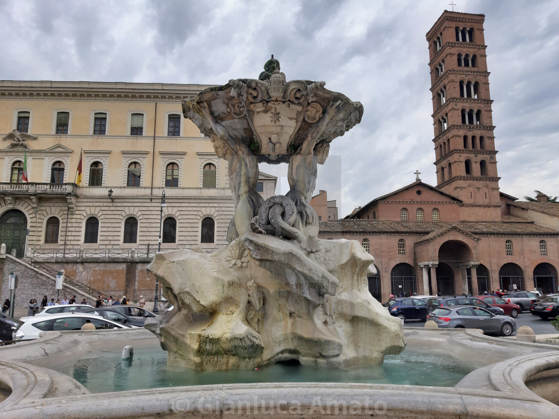 "Roma - Fontana dei Tritoni dal Tempio di Ercole Vincitore" stock image