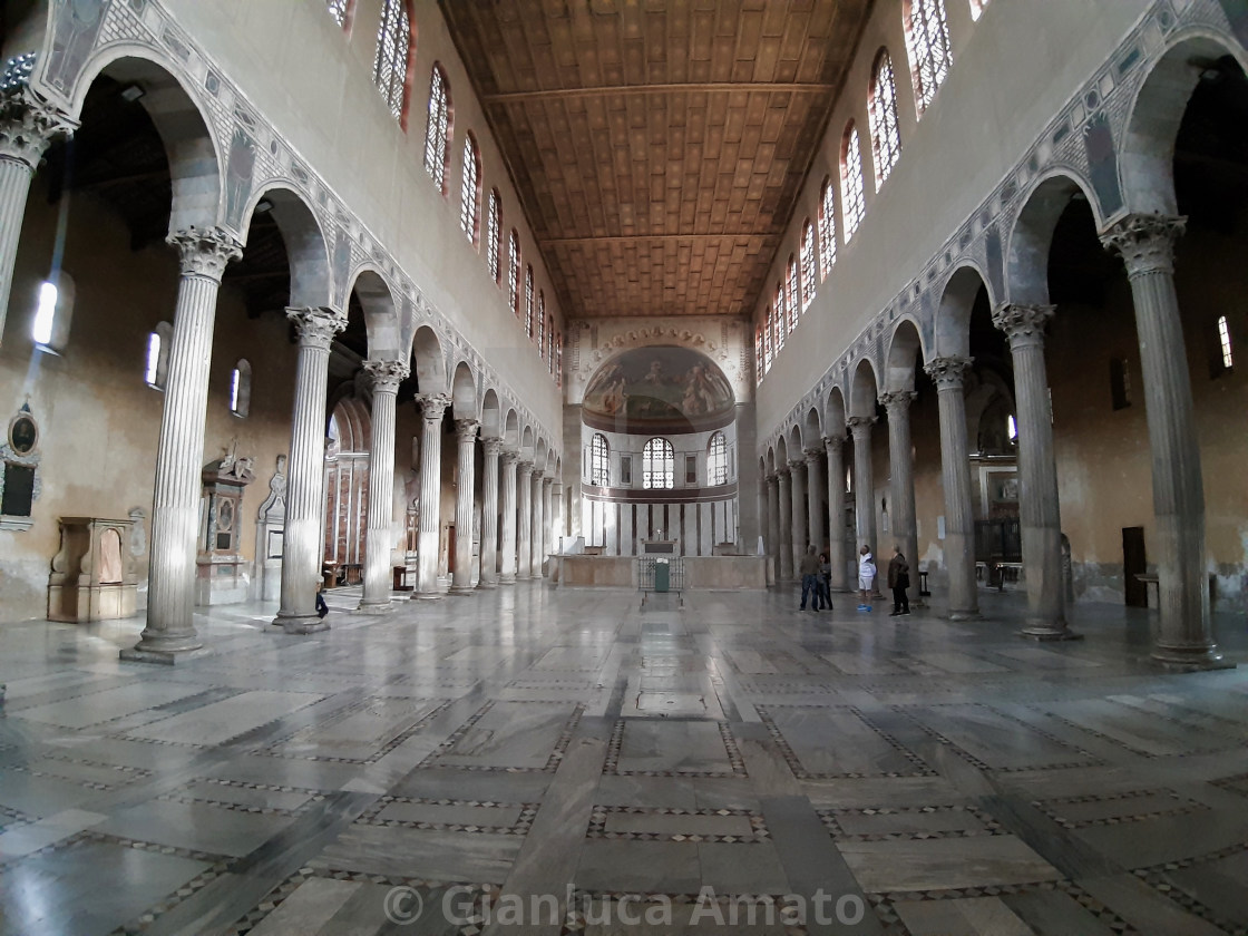 "Roma - Navata centrale di Santa Sabina" stock image