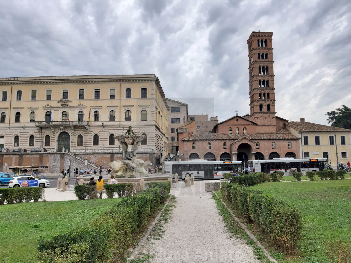 "Roma - Santa Maria in Cosmedin dal Tempio di Ercole" stock image